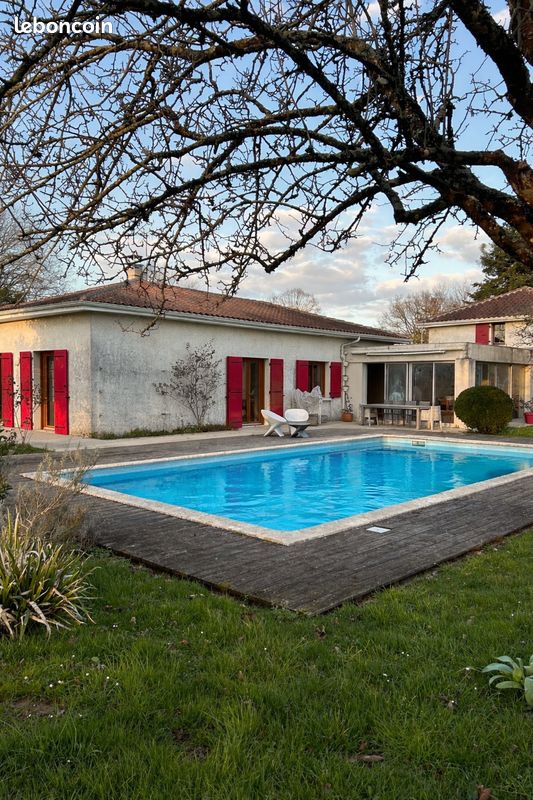 Maison 7 pièces 175 m² · à La Rochefoucauld-en-Angoumois · 175 m² · 250 000 €