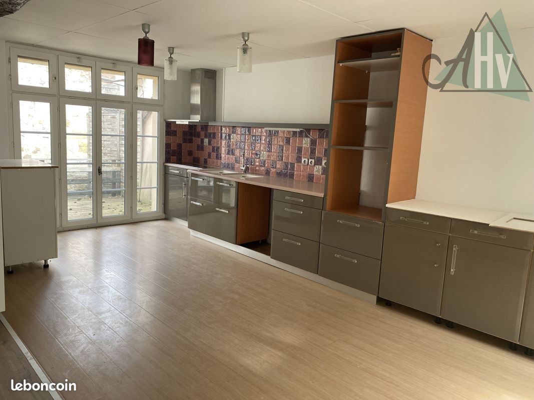 Appartement 4 pièces 94 m² · à Bray-sur-Seine · 94 m² · 740 €/mois