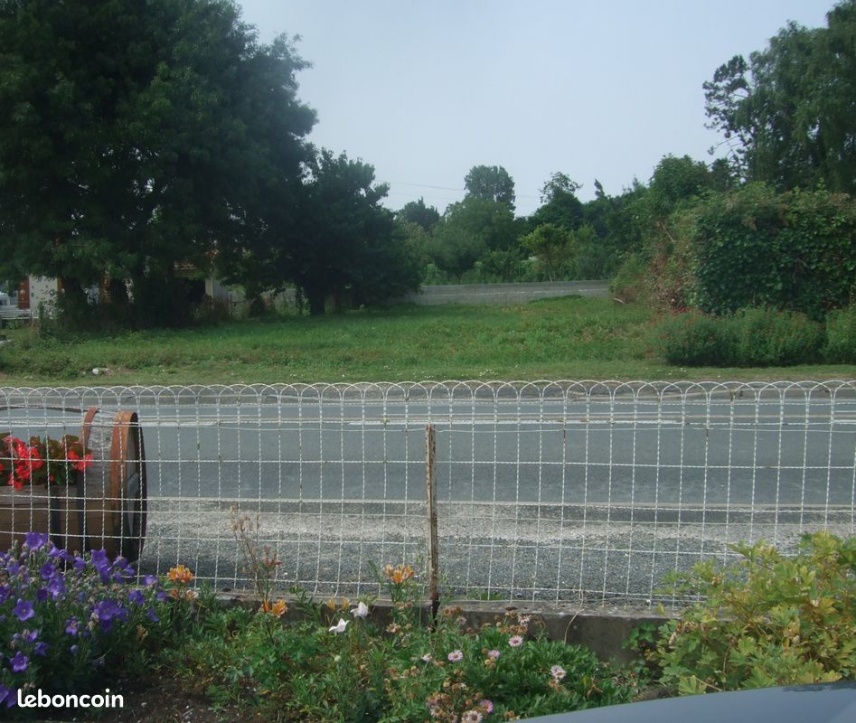 Brie sous mortagne - terrain constructible 610 m2 · à Brie-sous-Mortagne · 32 000 €