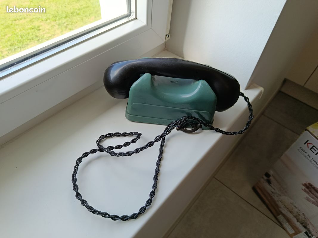 Ancien Téléphone TELIC vintage à cadran rotatif collector Ptt