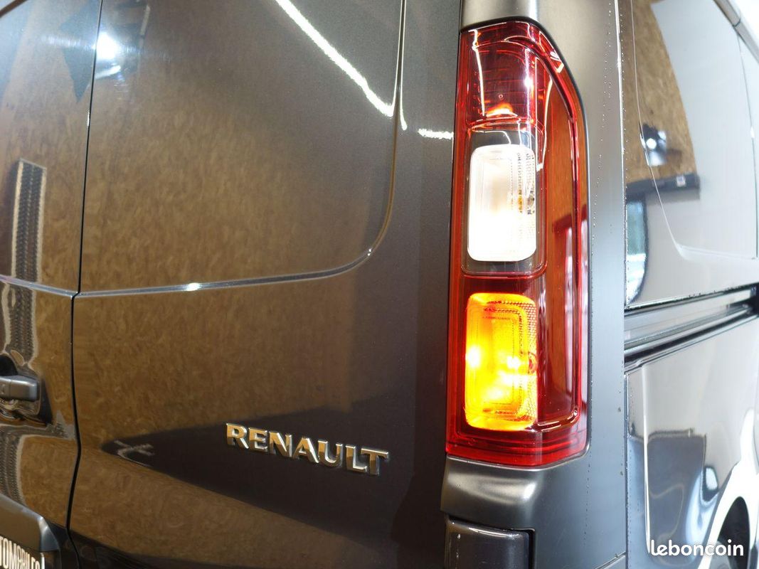 RENAULT TRAFIC L1H1 2.0 DCi 170 CH EDC CONFORT (image 32)