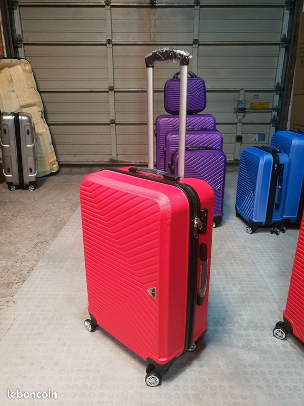 Valise moyenne 23kg avec serrure TSA Accessoires Bagagerie