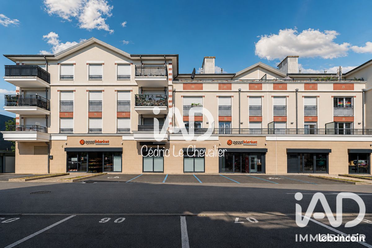 Immeuble 380 m² · à Montévrain · 380 m² · 948 500 €