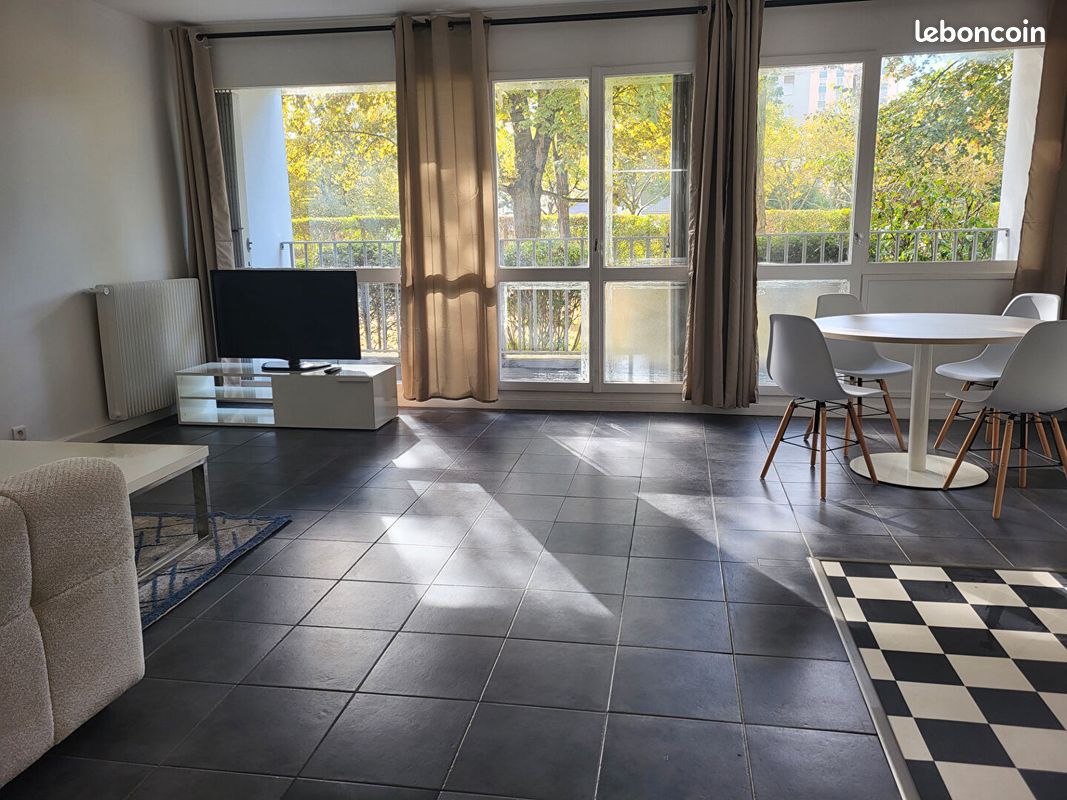 Appartement 1 pièce 37 m² · à Chevilly-Larue · 37 m² · 990 €/mois