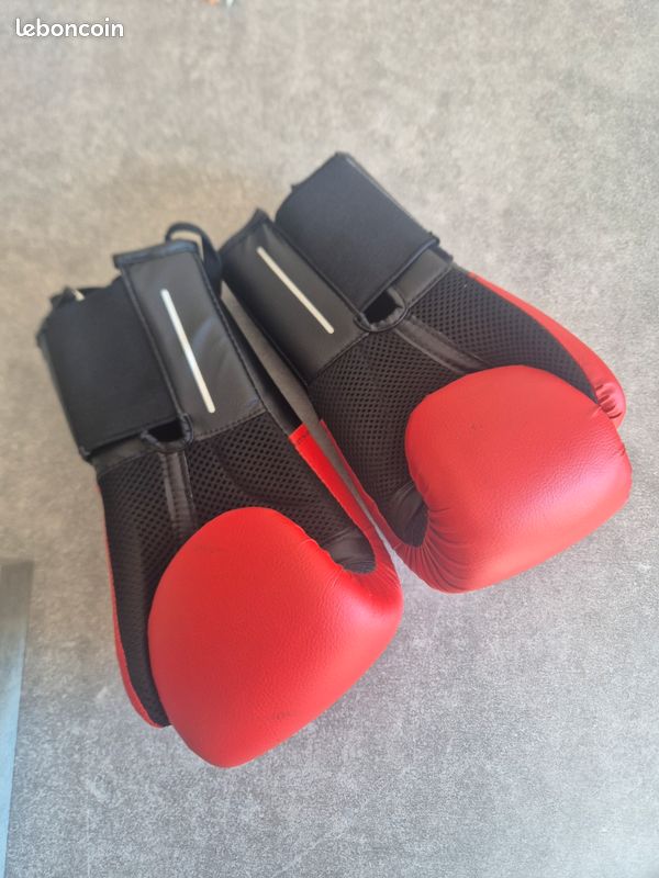 Gants de boxe Outshock 100 - 8 oz (Rouge et Noir) (image 2)