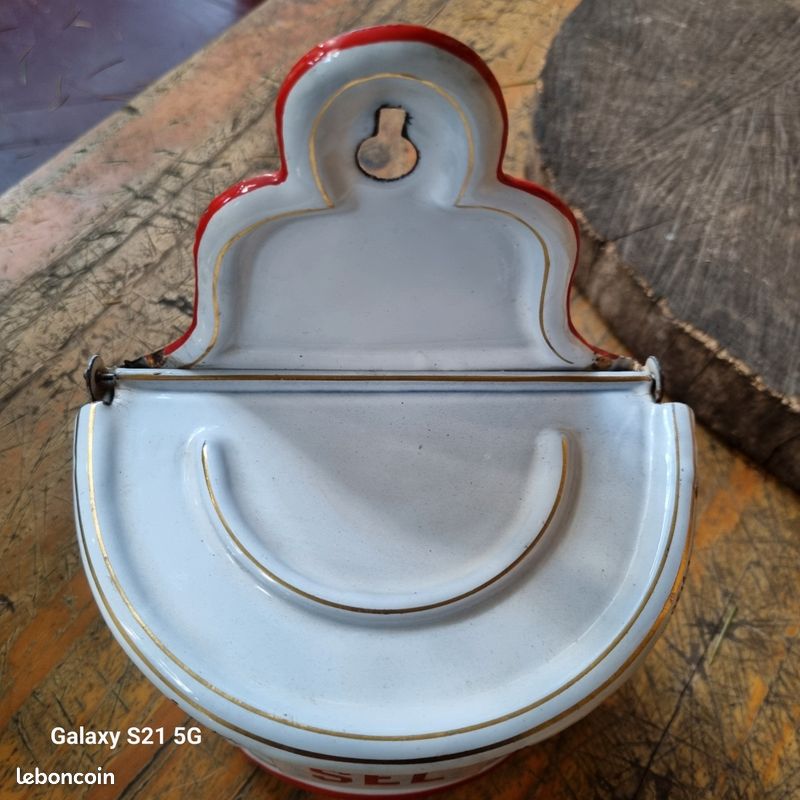 ANCIENNE BOITE A sel en tole émaillée EUR 18,00 - FR