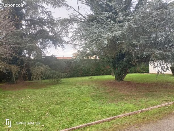 Terrain 700 m² Roques