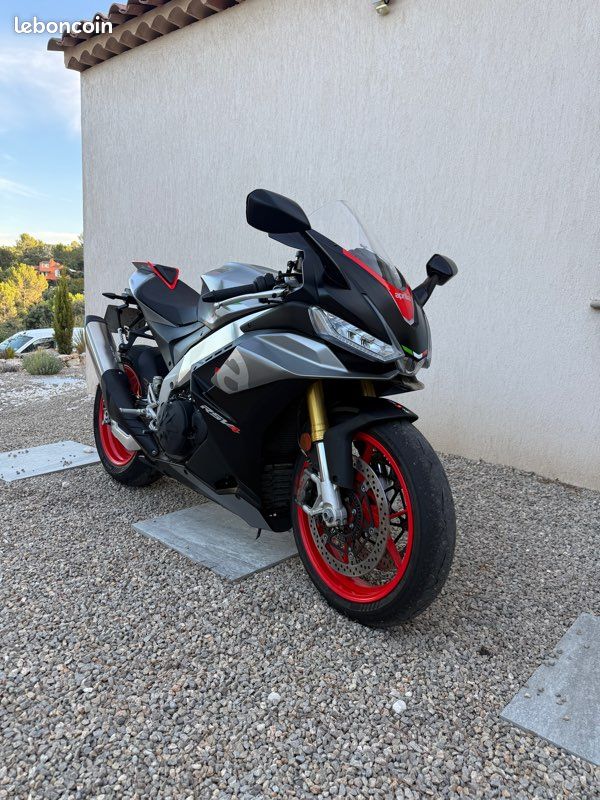 Aprilia rsv4 (image 1)