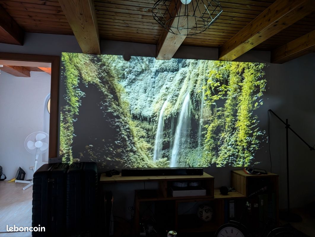 Projecteur TV cinéma sur pied (image 2)
