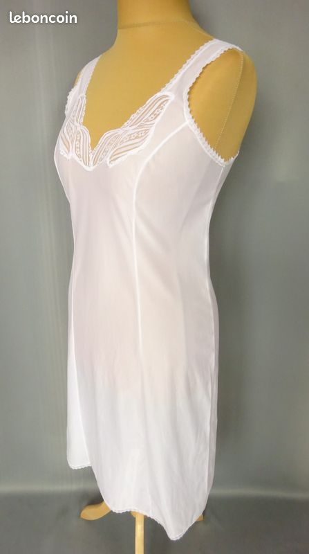 jolie combinaison&fond de robe vintage jolie dentelle T 40 ref 18C00