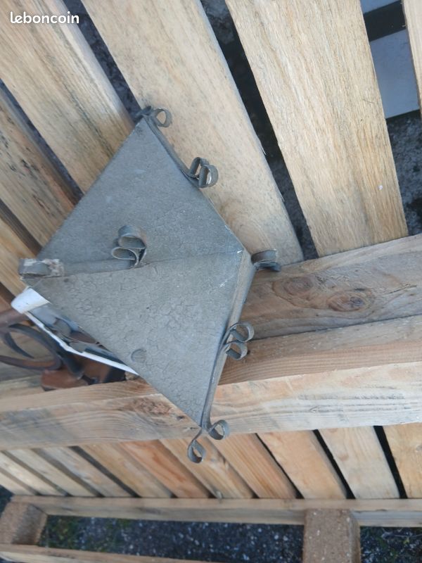Applique extérieur en métal (image 4)