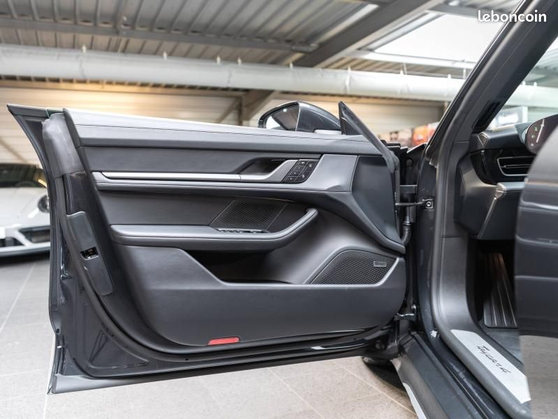 Porsche Taycan 435ch 4 avec batterie performance plus (image 21)