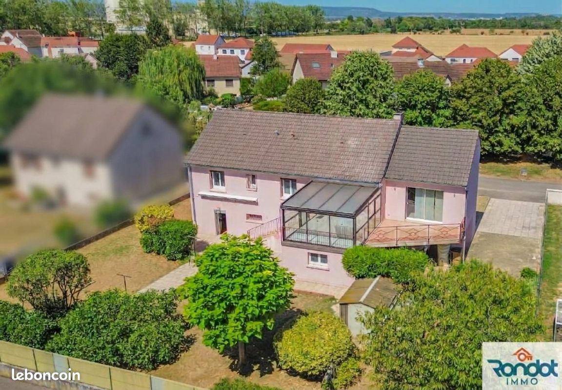 Maison 9 pièces 166 m² · à Bretenière · 166 m² · 380 000 €