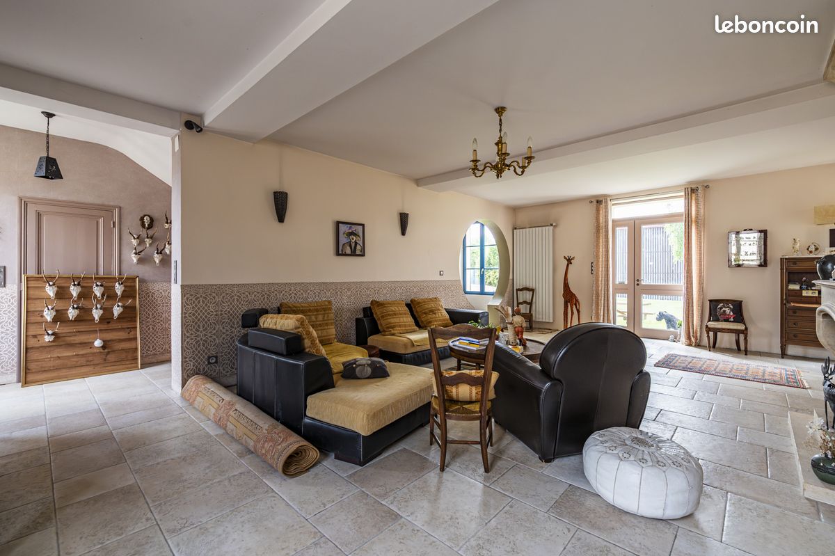 Maison 10 pièces 330 m² · à Torcy-en-Valois · 330 m² · 999 000 €