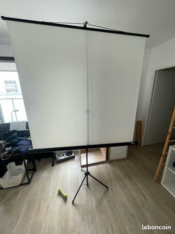 Toile pour vidéo / rétro projecteurs (image 2)