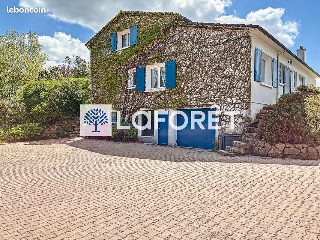 Maison 7 pièces 130 m² - Bressuire 79300 (image principale 1)