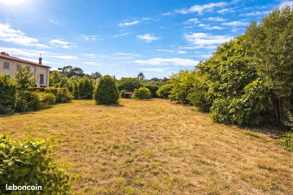 Terrain 517 m² Six Fours Les Plages · à Six-Fours-les-Plages · 320 000 €