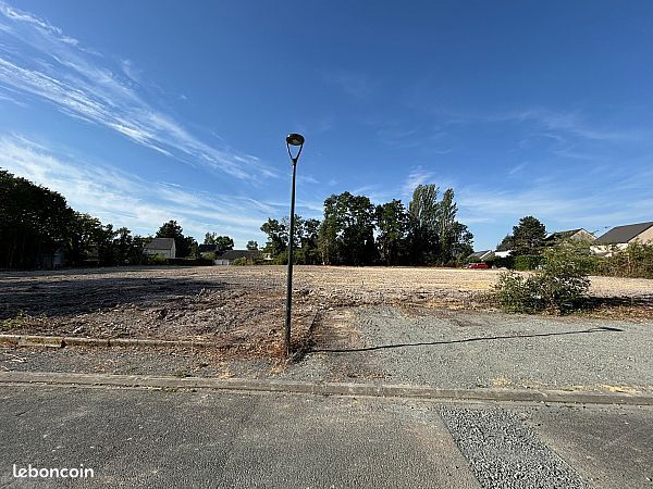 Terrain 646 m² Chinon · 51 000 €