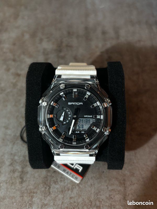 Montre blanche transparente style moderne (image 1)