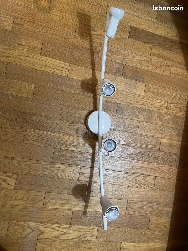 Plafonnier 4 spots orientables (image 1)