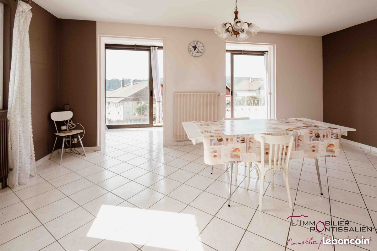 Maison 5 pièces 90 m² · à Vaux-Et-Chantegrue · 90 m² · 376 000 €