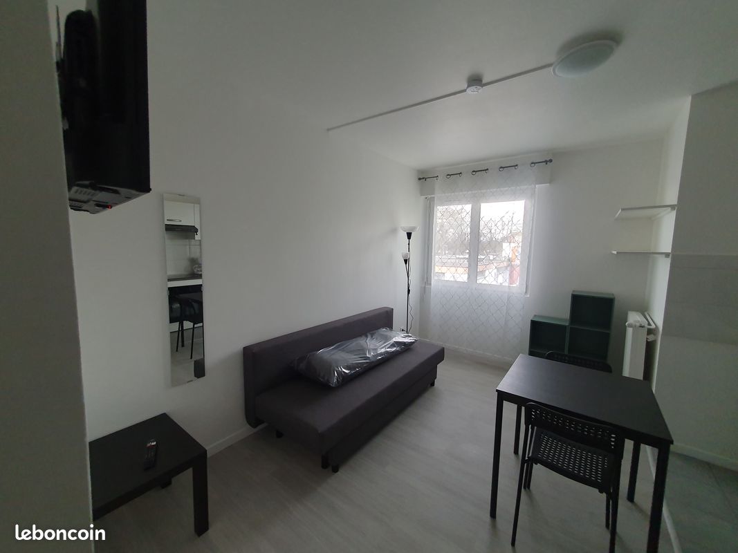 Appartement 1 pièce 19 m² · à Évry-Courcouronnes · 19 m² · 760 €/mois
