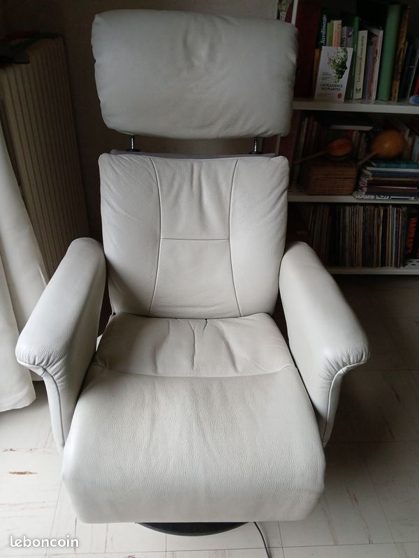 Fauteuil relaxation en cuir et alcantara (image 1)