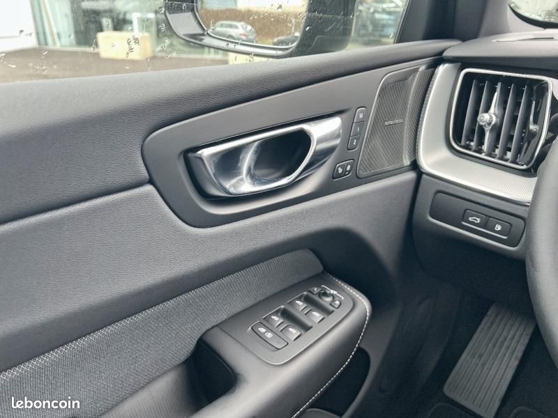 Volvo XC60 T6 Hybride Rechargeable 350ch Plus Style Dark Geartronic 8 AWD (image 20)