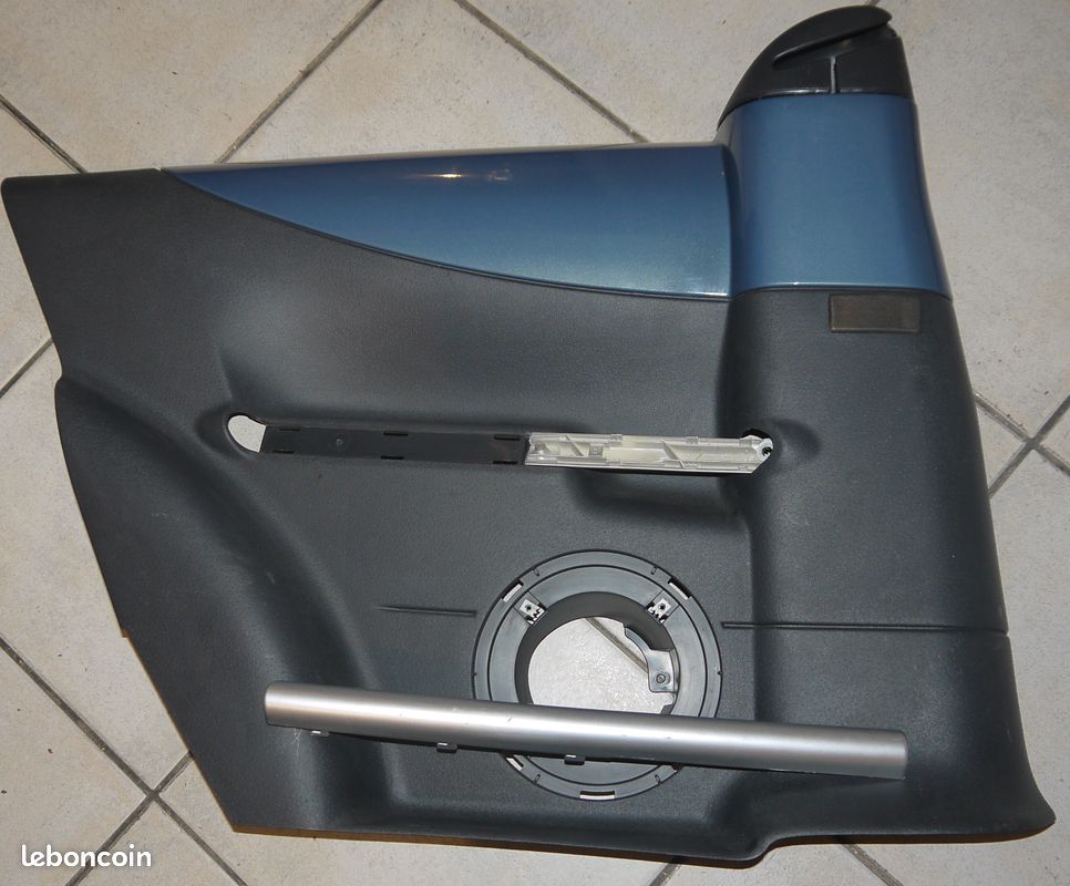 Garniture/panneau interieur C3 PLURIEL (image 1)