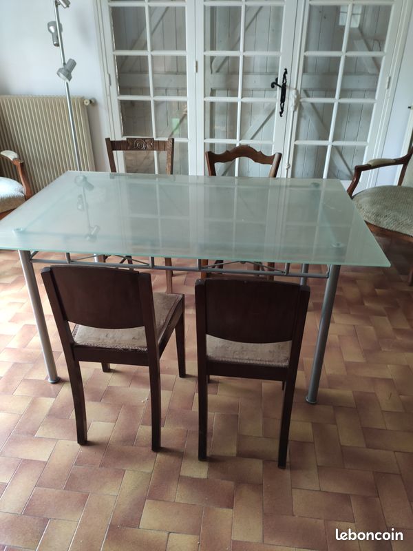 Table en verre (image 1)