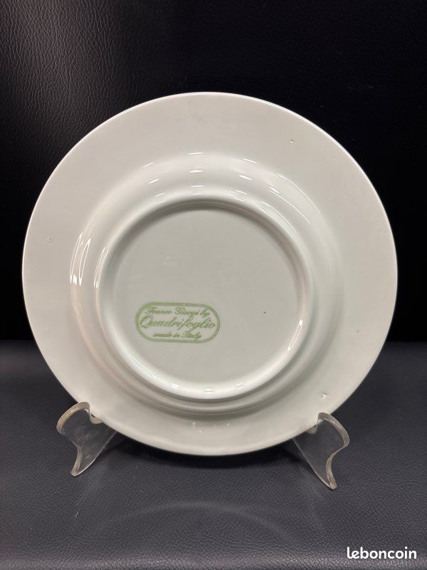 Série de 5 assiettes à dessert en barbotine blanche (image 3)
