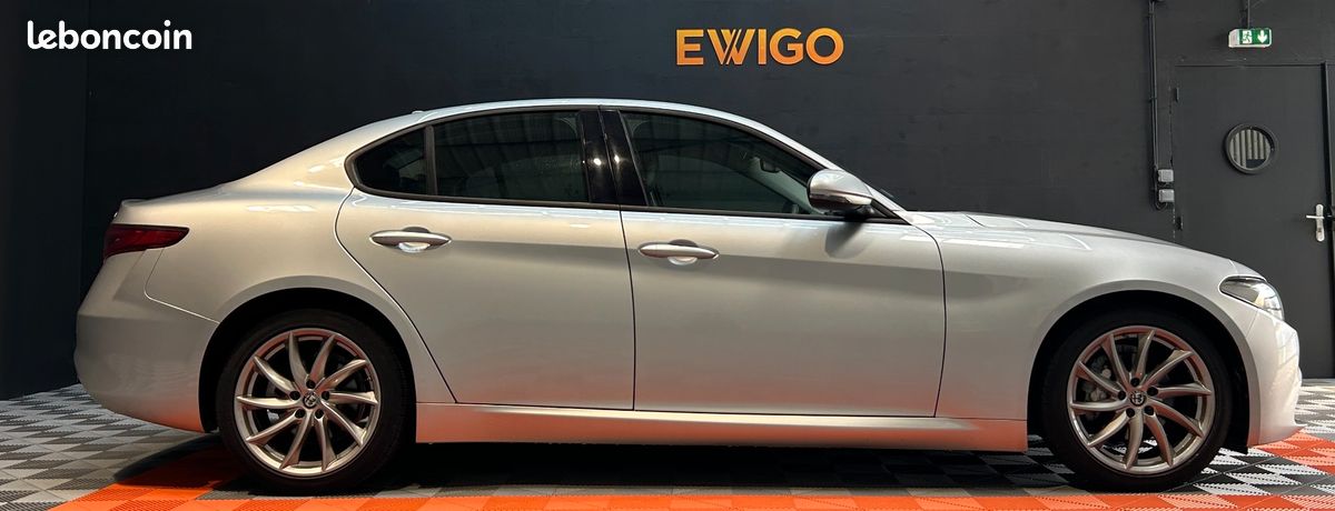 ALFA ROMEO GIULIA 2.2 JTDM 150 SUPER BVA - SYSTEME DNA - GPS - RADAR DE RECUl (image 12)