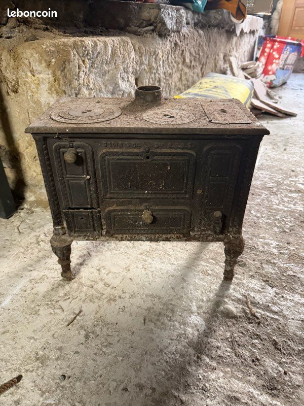 RARE ANCIEN FOURNEAU Fonte a braises pour Fers à repasser + 1 fer EUR