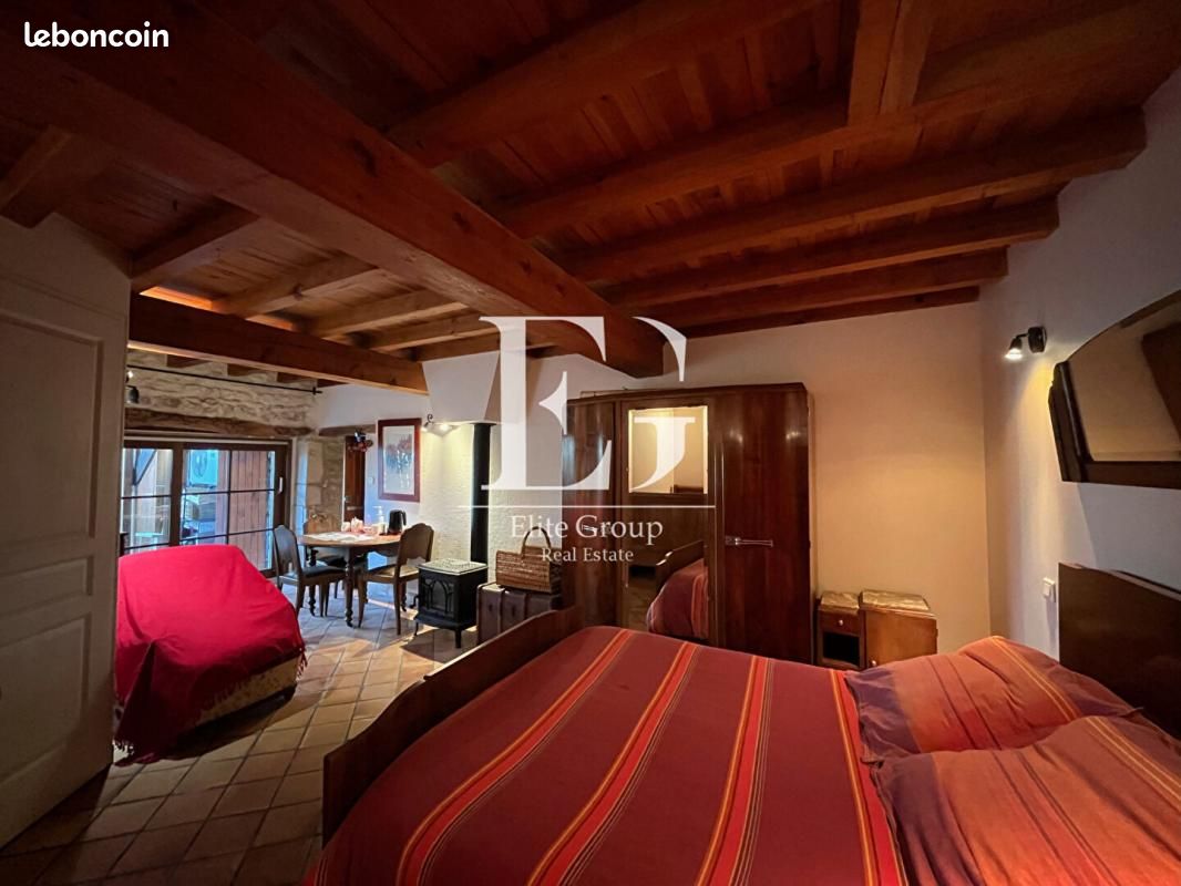 Gîte 7 pièces 227 m² - Gensac-la-Pallue 16130 (image principale 8)