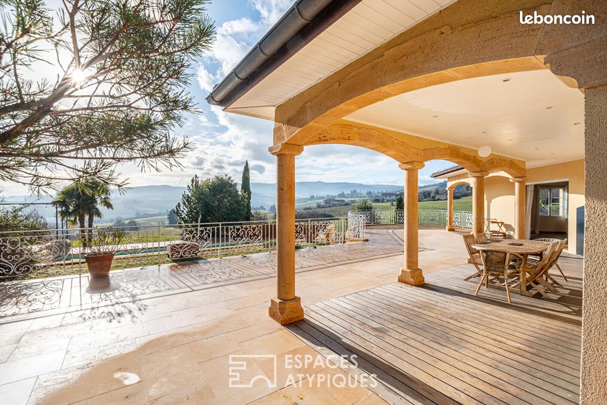 Maison 7 pièces 240 m² · à Porte des Pierres Dorées · 240 m² · 845 000 €