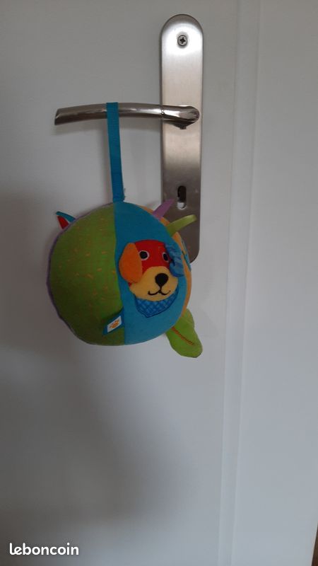 Peluche boule pour accrocher au berceau (image 2)