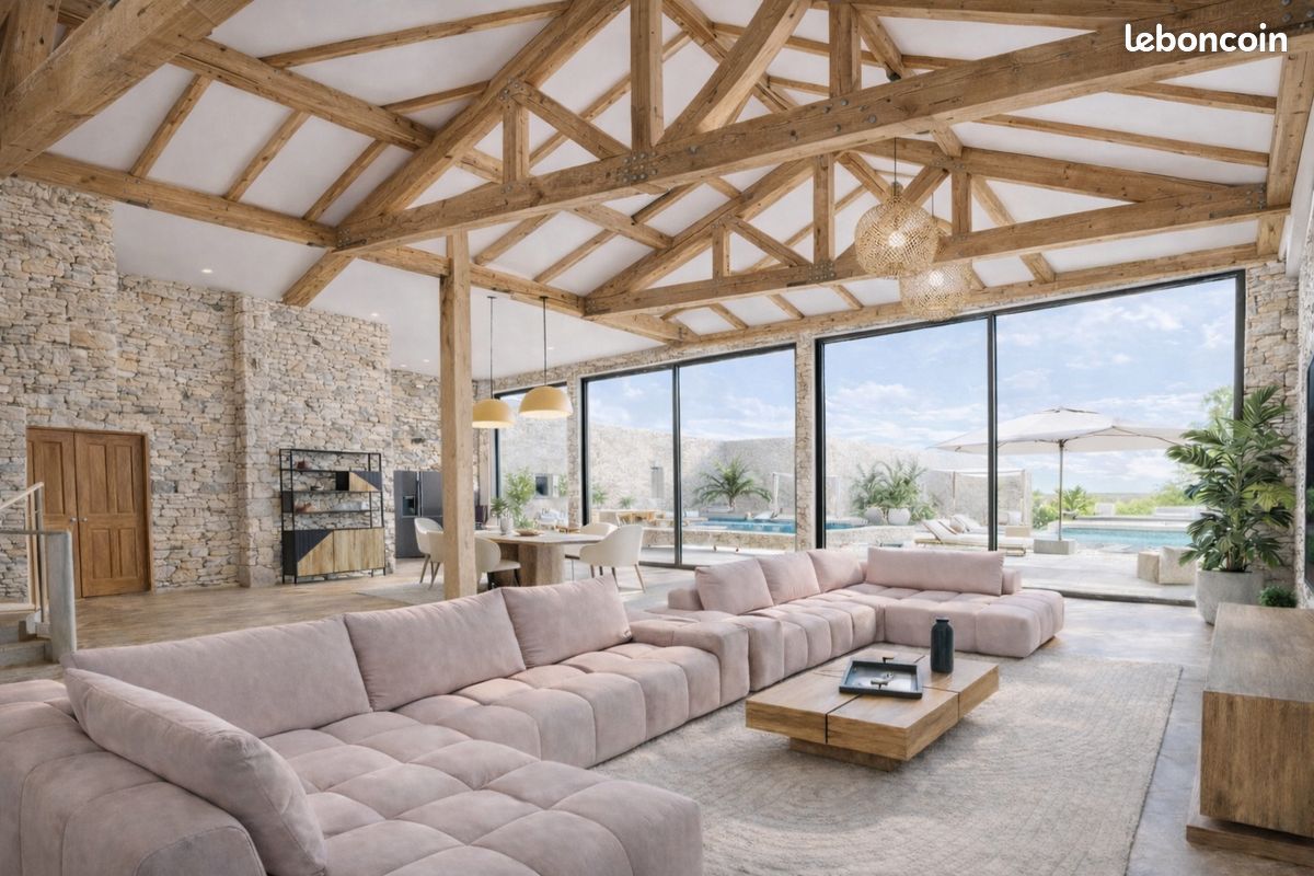 Maison 5 pièces 254 m² · à Langlade · 254 m² · 240 000 €