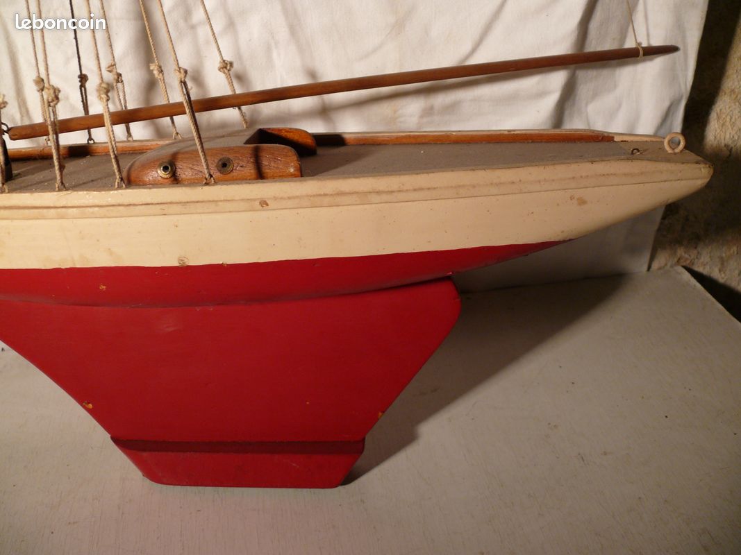 Jouet de bassin en bois, petite barque plate, jouet ancien