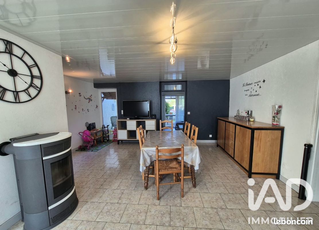 Maison 6 pièces 108 m² · à Melleray · 108 m² · 128 000 €