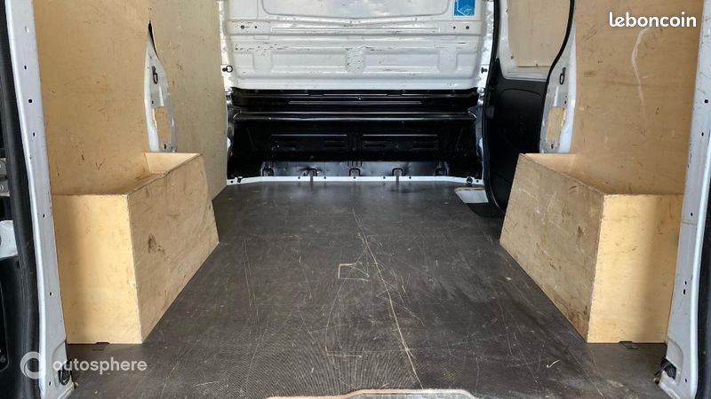 Renault Trafic Véhicule utilitaire ou Société L1H1 3T 2.0 Blue dCi 130ch Confort E6E (image 14)