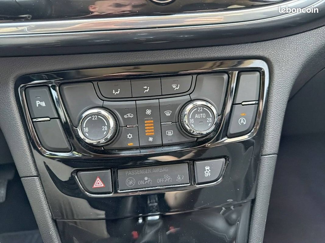 OPEL Mokka X 1.6 CDTI - 136 ch 4x2 Black Edition (image 15)