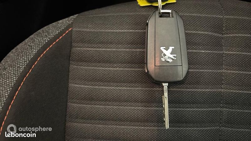 Peugeot 208 1.2 PureTech 75ch S&S Active Pack (image 16)