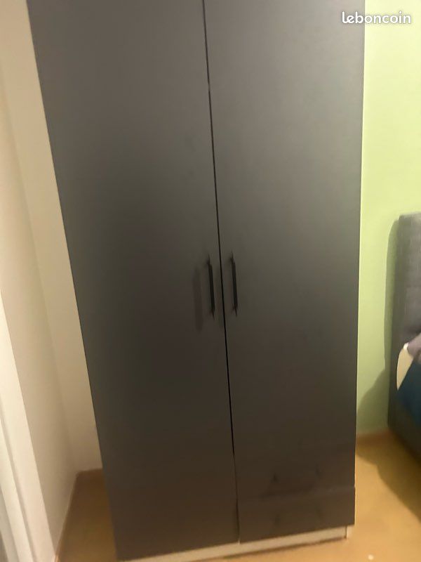 Armoire grise (image 1)