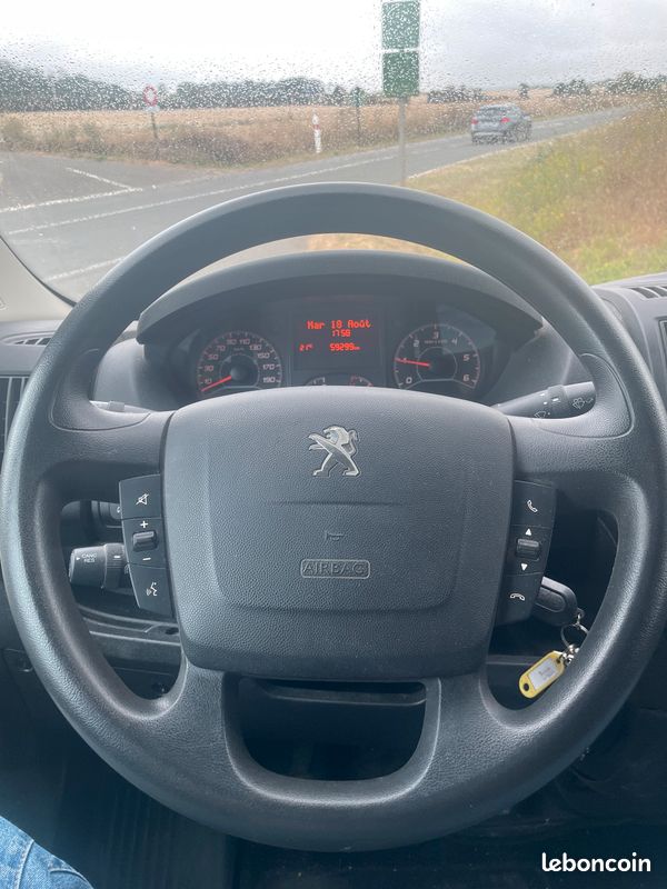 Vends Peugeot Boxer L3 H2 année 2022 (image 3)