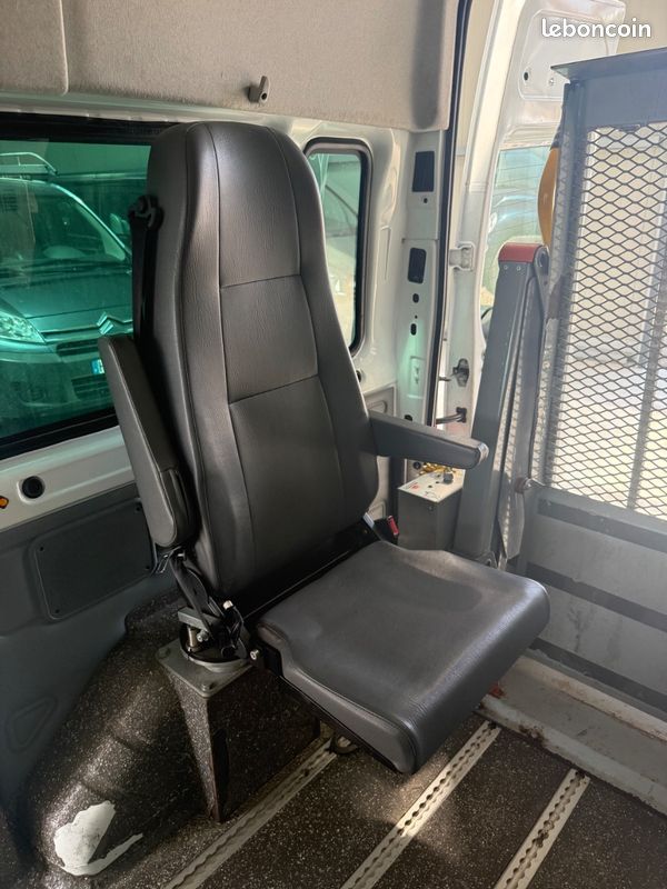 FORD TRANSIT 2.2tdci 85 TPMR tva recuperable personne a mobilité réduite vehicule propre (image 12)