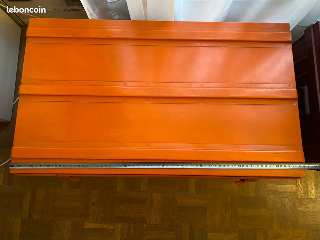 Grande malle en métal orange (image 8)