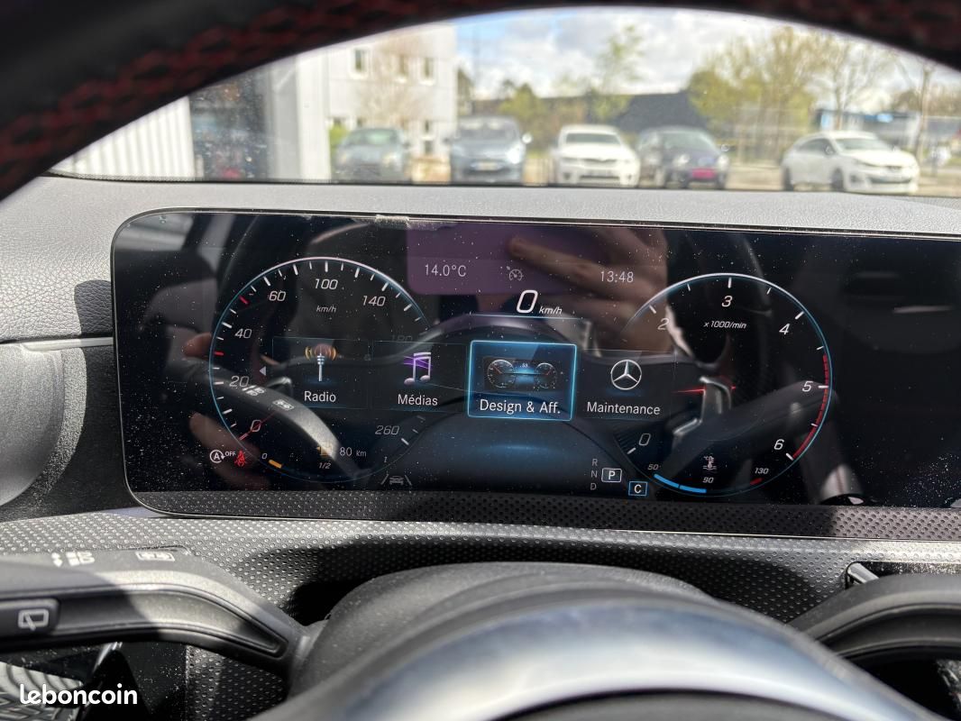 Mercedes Classe A A200D moteur mercedes pack AMG ( éclairage d'ambiance, Toit Ouvrant, Siège élec... (image 21)