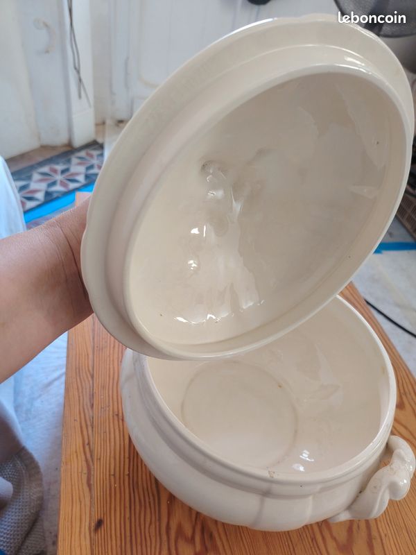 Soupière ancienne céramique blanche — fabrication française vintage (image 2)
