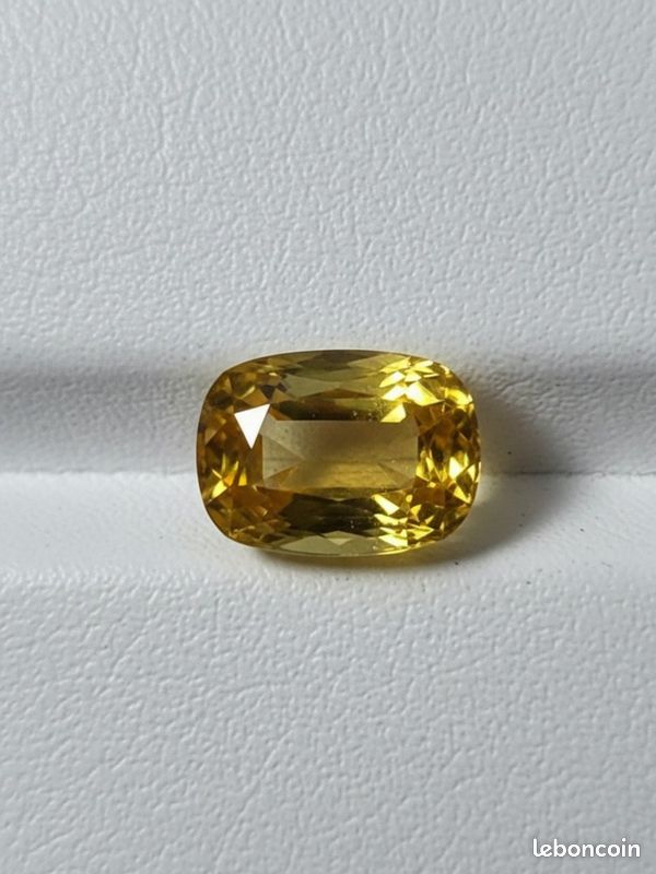 Paire De Saphirs Naturels Jaunes 18 Carats - Coussin Coupé, Certifiés - Excellent état