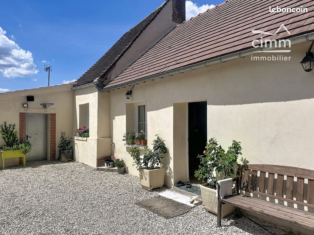 Maison 4 pièces 94 m² · à Châtenoy · 94 m² · 147 000 €